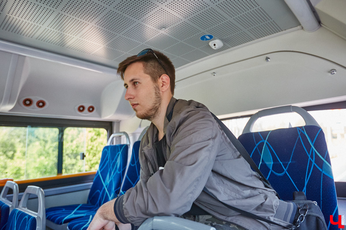 Вы уже обратили внимание на новые автобусы, которые появились на улицах областного центра? А может быть, успели даже проехаться на одном из них? Если нет, тогда отправляйтесь на маршрут вместе с «Ключ-Медиа». Мы протестировали китайский общественный транспорт с местным автоблогером.