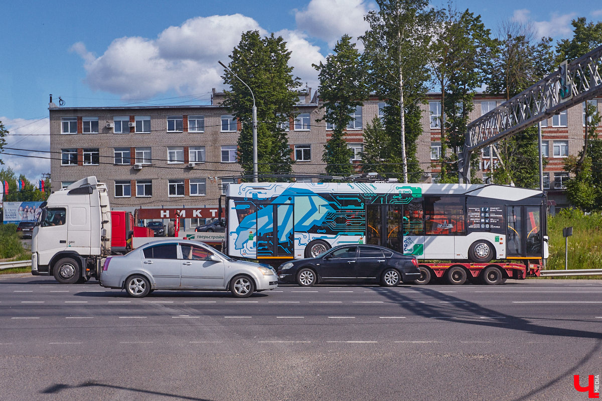 Вы уже обратили внимание на новые автобусы, которые появились на улицах областного центра? А может быть, успели даже проехаться на одном из них? Если нет, тогда отправляйтесь на маршрут вместе с «Ключ-Медиа». Мы протестировали китайский общественный транспорт с местным автоблогером.