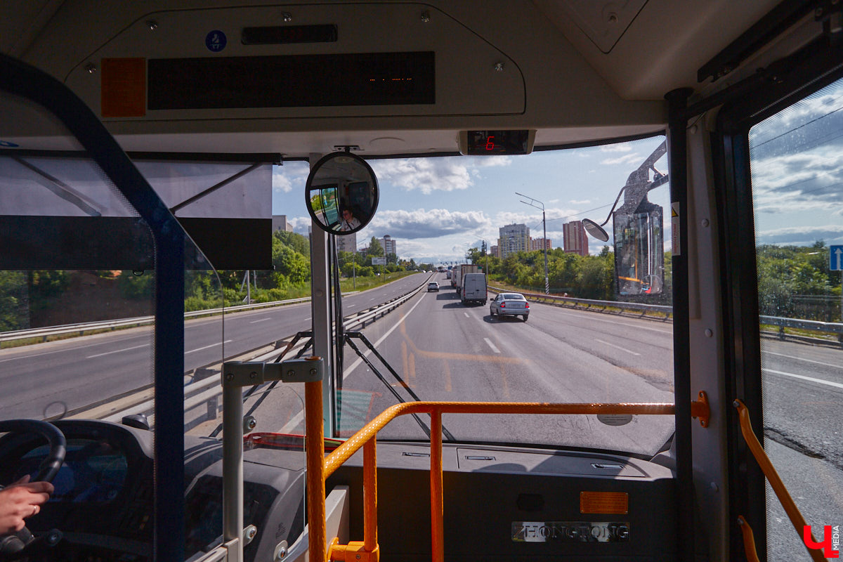 Вы уже обратили внимание на новые автобусы, которые появились на улицах областного центра? А может быть, успели даже проехаться на одном из них? Если нет, тогда отправляйтесь на маршрут вместе с «Ключ-Медиа». Мы протестировали китайский общественный транспорт с местным автоблогером.
