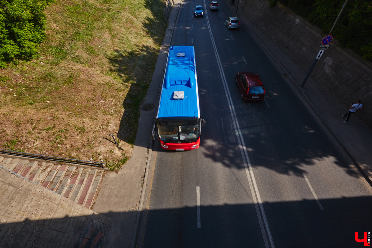 Вы уже обратили внимание на новые автобусы, которые появились на улицах областного центра? А может быть, успели даже проехаться на одном из них? Если нет, тогда отправляйтесь на маршрут вместе с «Ключ-Медиа». Мы протестировали китайский общественный транспорт с местным автоблогером.