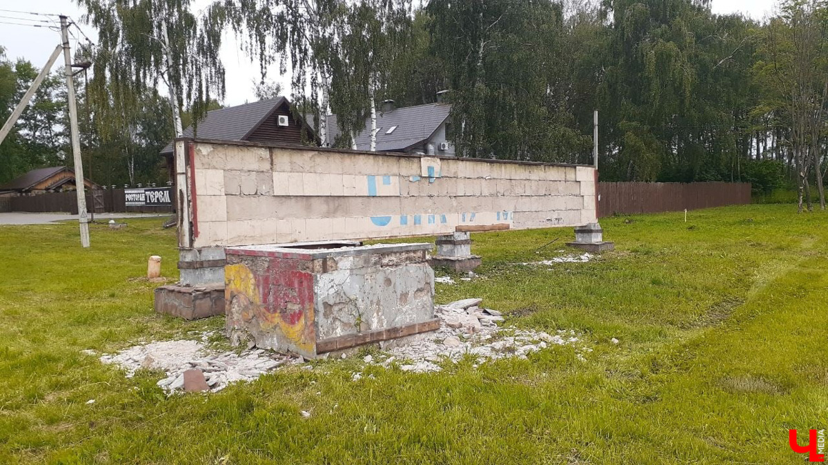 Единственная муниципальная парковка в центре Владимира вновь стала бесплатной! Также до конца этого лета на улицы города должны выйти сразу сто новых автобусов только муниципального перевозчика. Первые 15 уже поступили и готовятся принять пассажиров. По традиции только этими новостями мы сегодня не ограничимся.