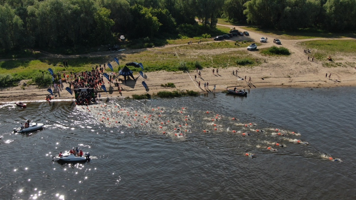 25 июня в Муроме прошел богатырский заплыв международной серии, собравший спортсменов и новичков со всей страны. Около 500 участников, в том числе 69 человек из Владимирской области, приняли участие в спортивном соревновании на воде в рамках этапа чемпионата мира X-Waters World Championship 2023. О необычных призах, сложностях на пути и поводах для гордости — в нашем материале.