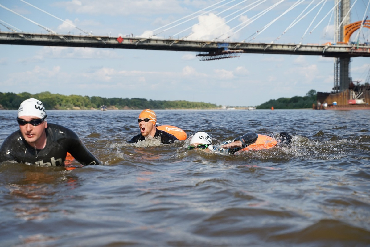 25 июня в Муроме прошел богатырский заплыв международной серии, собравший спортсменов и новичков со всей страны. Около 500 участников, в том числе 69 человек из Владимирской области, приняли участие в спортивном соревновании на воде в рамках этапа чемпионата мира X-Waters World Championship 2023. О необычных призах, сложностях на пути и поводах для гордости — в нашем материале.