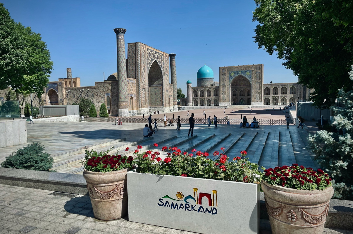 Владимирский путешественник Игорь Икшаков проехал через три страны на мотоцикле в сторону горной системы Памир. Весь путь через Казахстан, Узбекистан, Таджикистан и обратно занял у него 17 дней. Преодолеть пришлось почти девять тысяч километров. И без приключений в пути, естественно, не обошлось.