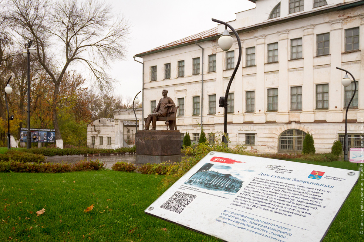 Нам обещали, мы ждали, а воз и ныне там. С какими сложностями при ремонте важных для культуры, истории и развития туризма локаций столкнулась Владимирская область? Рассказываем про объекты, реставрация которых пока затягивается.