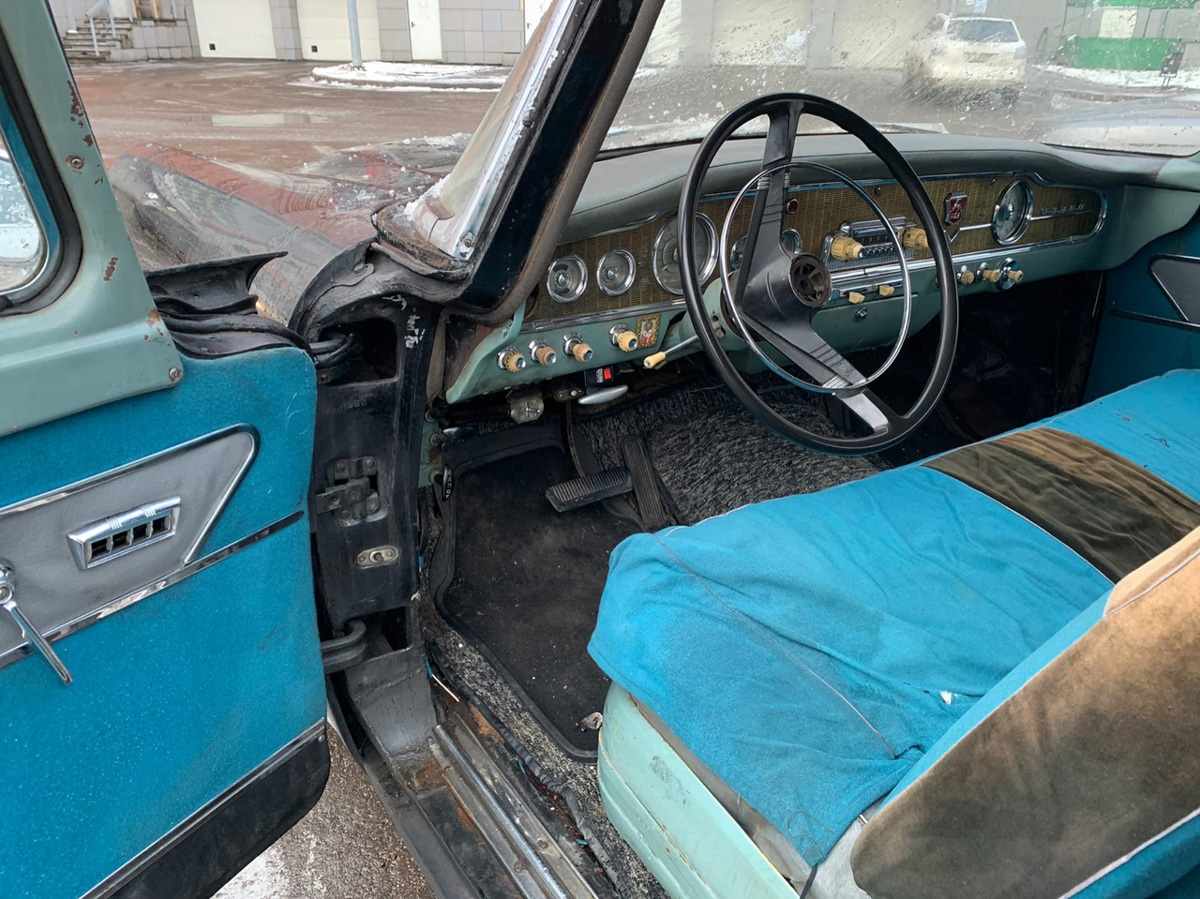 Вот уже 15 лет Олег Алмаев спасает жизни. Только достает он с того света раритетные автомобили. В его гараже побывали и «Москвичи» с «Чайками», и Rolls-Royce с Porsche. Около 130 винтажных машин усилиями команды реставратора крепко встали на все четыре колеса. Об удивительном ремесле, превращающем «суповые наборы» в ретротранспорт стоимостью в десятки миллионов рублей, мастер рассказал нам.