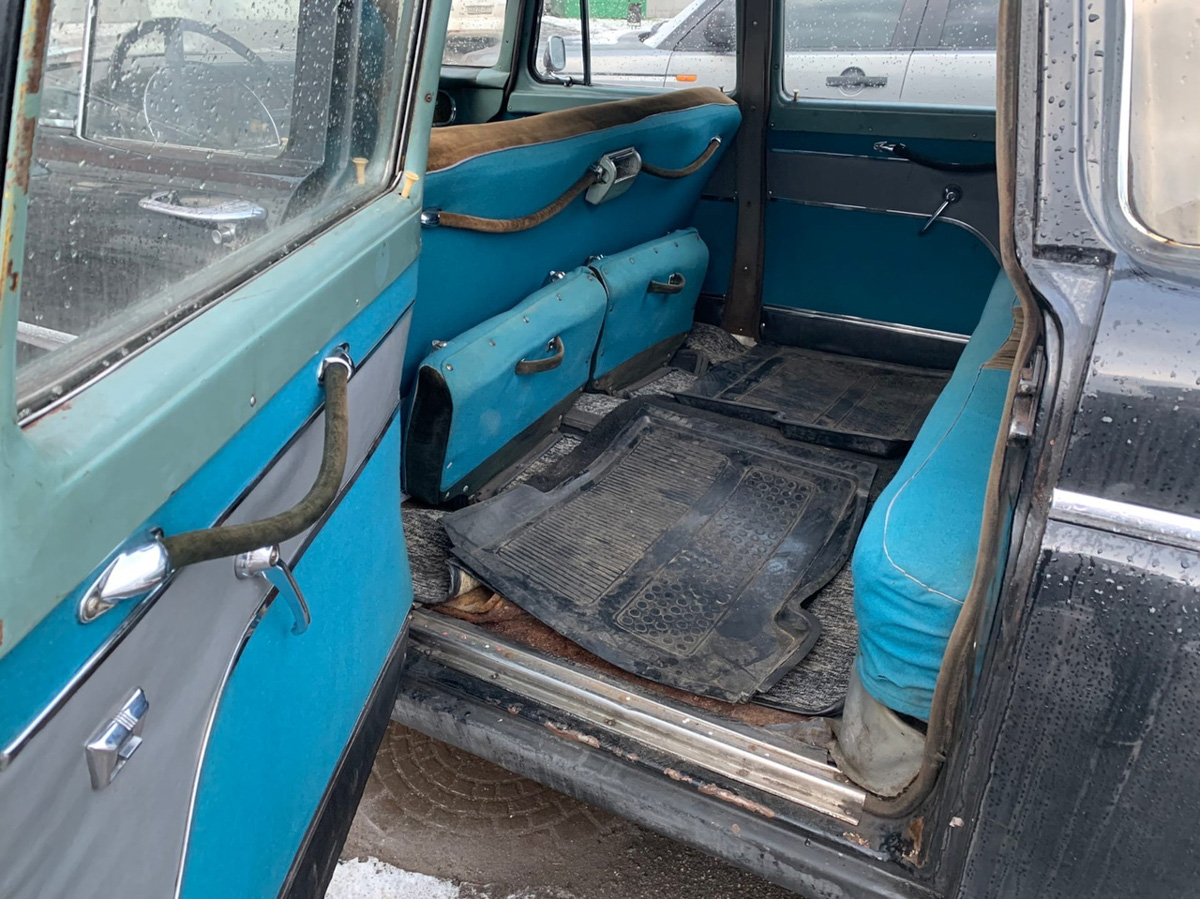 Вот уже 15 лет Олег Алмаев спасает жизни. Только достает он с того света раритетные автомобили. В его гараже побывали и «Москвичи» с «Чайками», и Rolls-Royce с Porsche. Около 130 винтажных машин усилиями команды реставратора крепко встали на все четыре колеса. Об удивительном ремесле, превращающем «суповые наборы» в ретротранспорт стоимостью в десятки миллионов рублей, мастер рассказал нам.