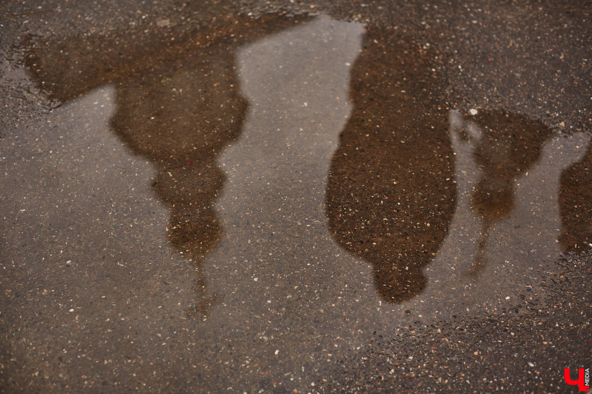 Владимирские рестораторы предложили своим гостям необычный формат гастрономического тура. Прежде чем продегустировать блюда русской кухни, участники отправились на двухчасовую экскурсию по купеческим местам. «Ключ-Медиа» прогулялся вместе с ними.