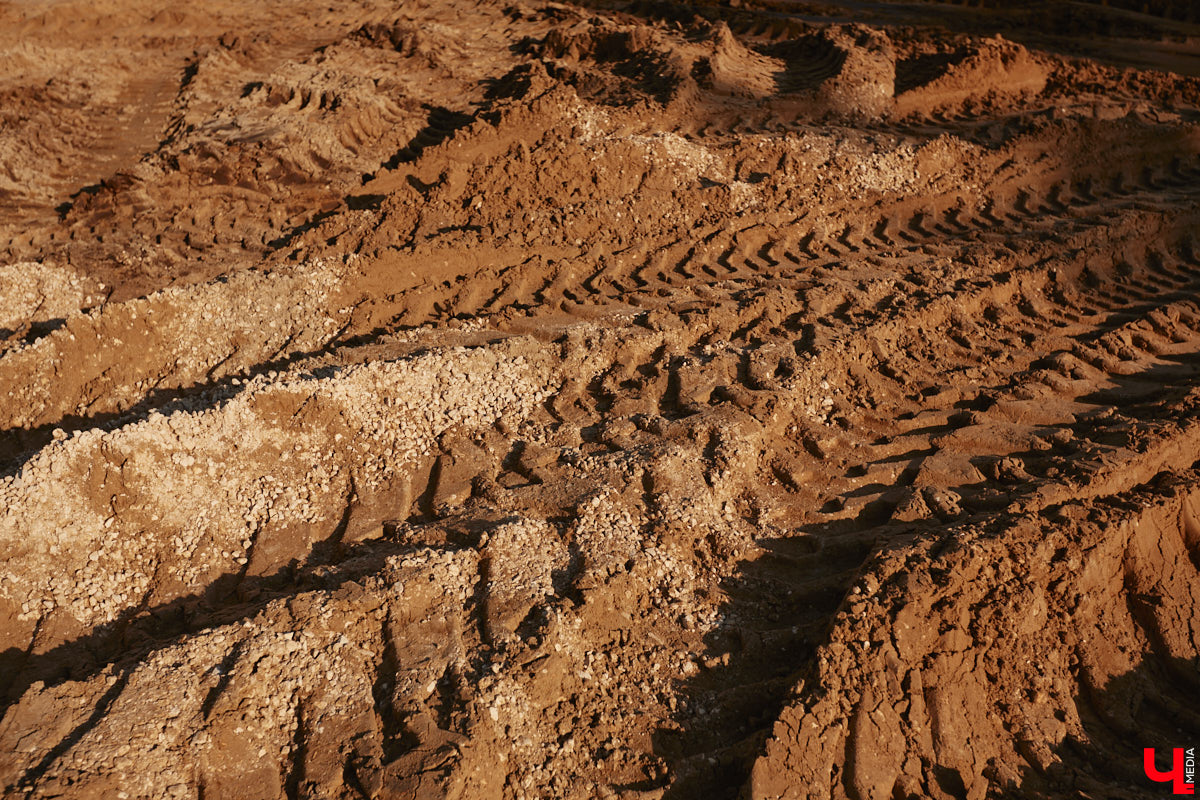 Рассказываем, как проходит благоустройство Кутузовского сквера, почему первый этап реновации площади Победы не успели закончить в срок и что не так с новыми указателями в районе Лыбедской магистрали, которые по идее должны повысить туристическую привлекательность Владимира.