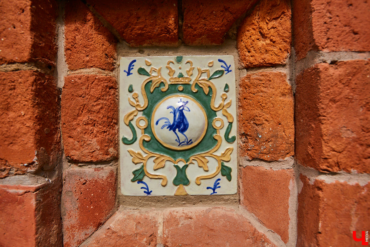 Петр Беген был одним из архитекторов, определивших облик Владимира в начале XX века. Построенные по его проектам здания являются украшением нашего города. Краеведы смогли проследить жизнь архитектора, казалось бы, по шагам, но мотивы многих его неожиданных поступков до сих пор остались для исследователей тайной…