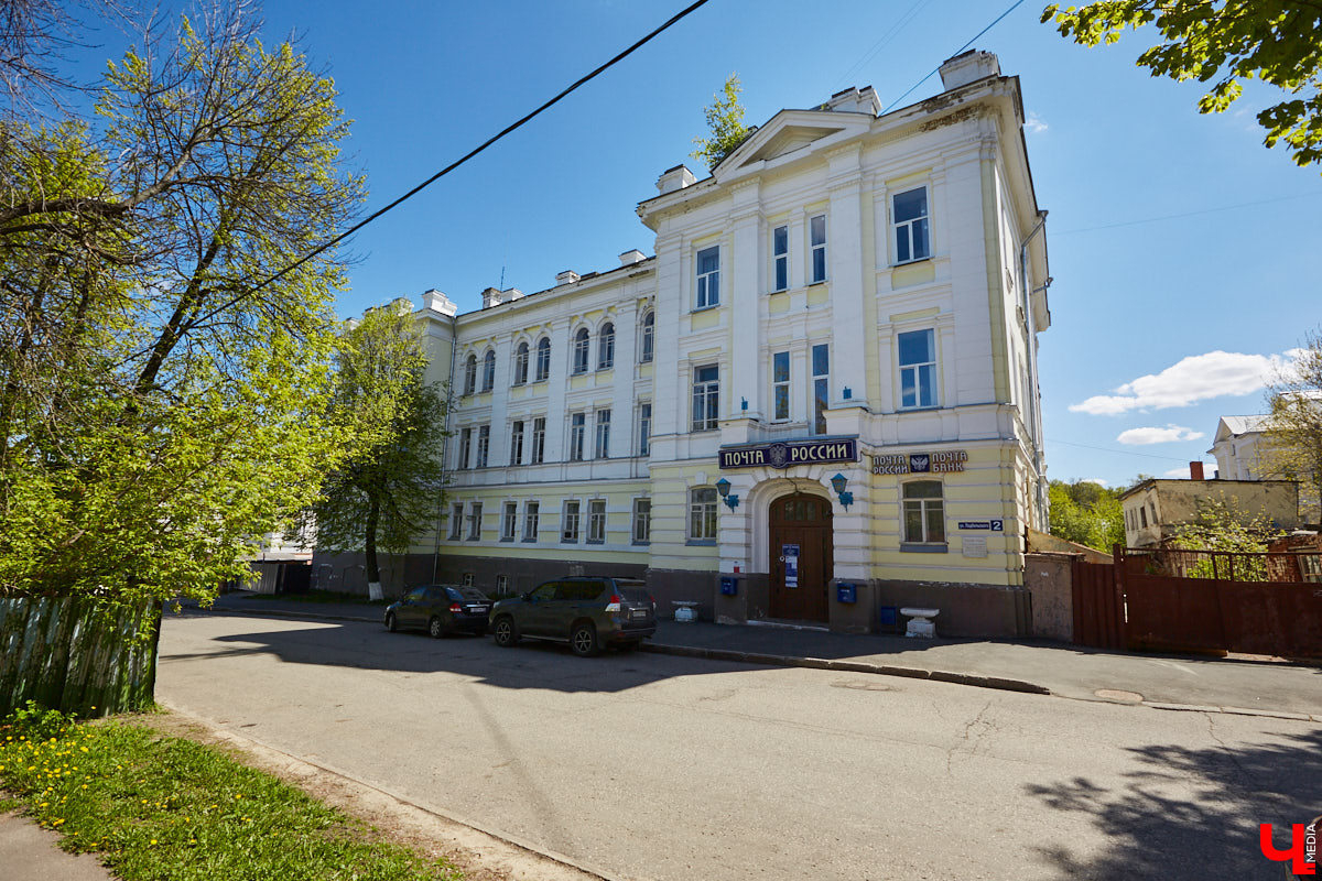 Петр Беген был одним из архитекторов, определивших облик Владимира в начале XX века. Построенные по его проектам здания являются украшением нашего города. Краеведы смогли проследить жизнь архитектора, казалось бы, по шагам, но мотивы многих его неожиданных поступков до сих пор остались для исследователей тайной…