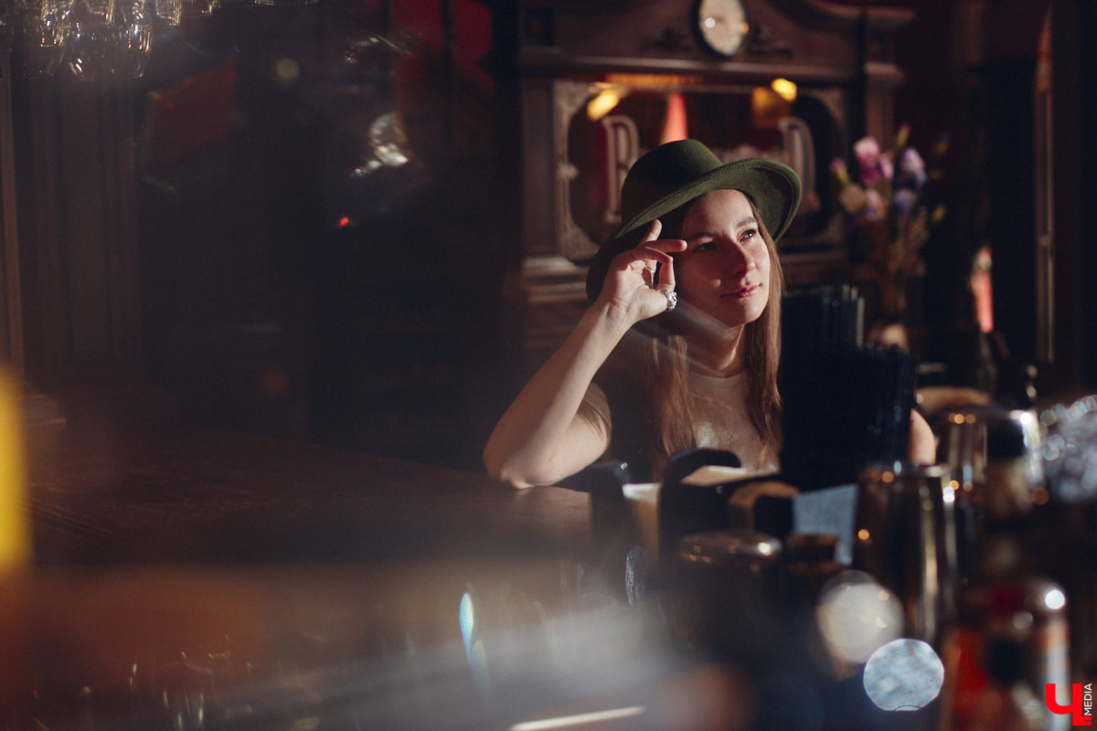 Мускулинные образы на леди больше не революция. Современная мода размыла границу между женским и мужским стилями, открыв простор для разных творческих экспериментов. В одном из таких приняла участие владимирский иллюстратор Евгения Зверская.