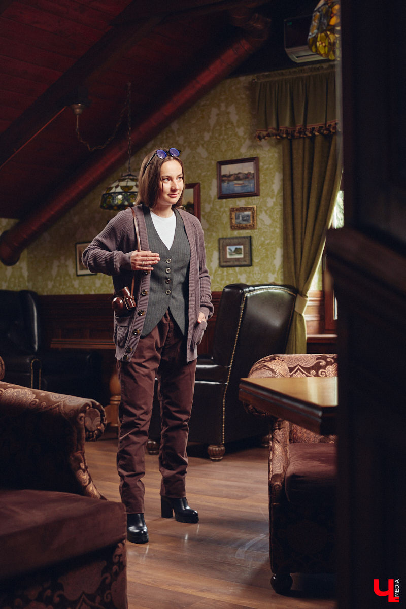 Мускулинные образы на леди больше не революция. Современная мода размыла границу между женским и мужским стилями, открыв простор для разных творческих экспериментов. В одном из таких приняла участие владимирский иллюстратор Евгения Зверская.
