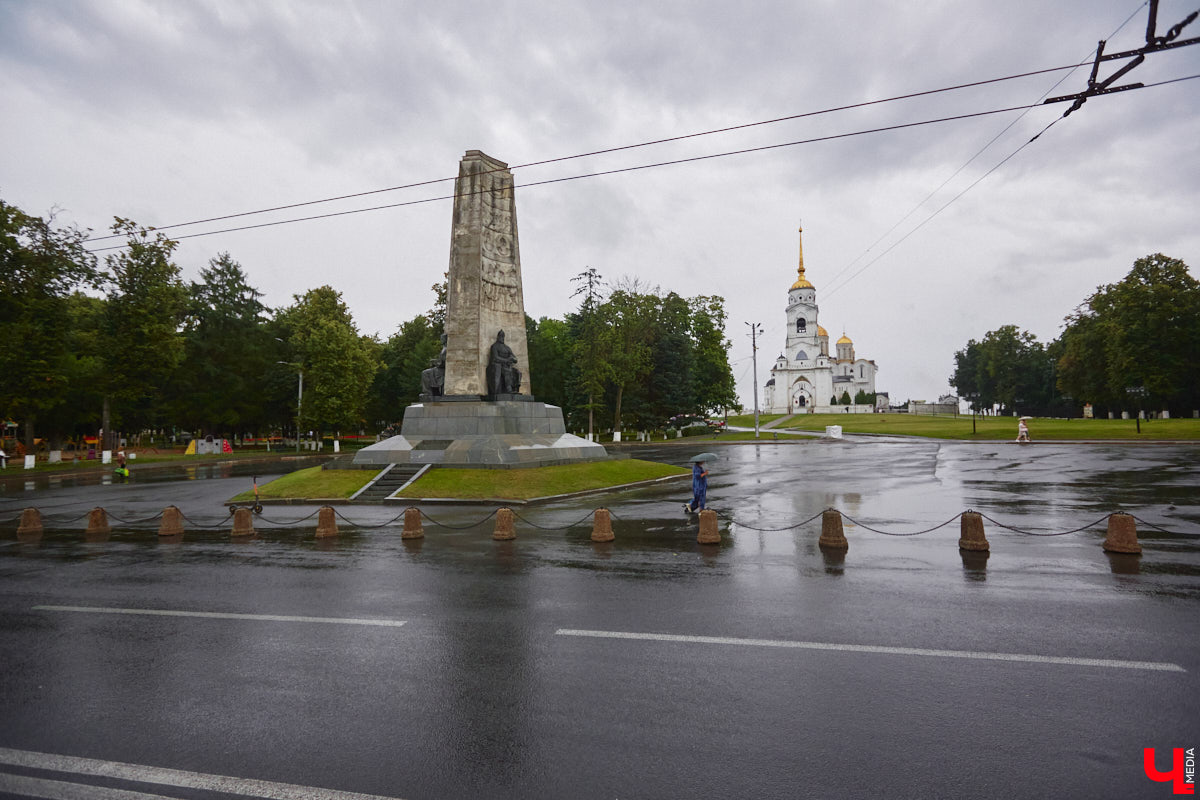 Мы уже рассказывали вам о том, что Владимиро-Суздальский музей-заповедник запустил новый экскурсионный маршрут. Теперь увидеть город и узнать о его достопримечательностях можно прямо из окна ретротроллейбуса. Наше издание протестировало формат одним из первых.