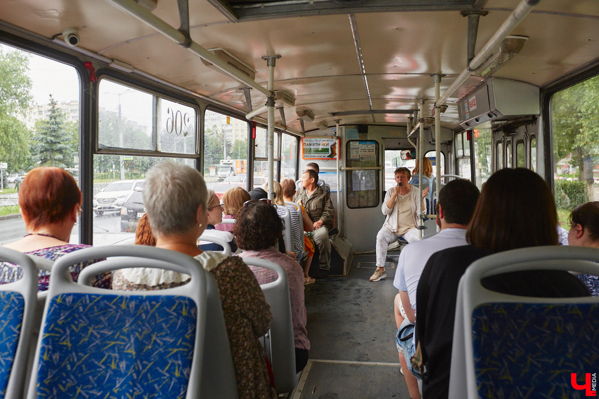 Мы уже рассказывали вам о том, что Владимиро-Суздальский музей-заповедник запустил новый экскурсионный маршрут. Теперь увидеть город и узнать о его достопримечательностях можно прямо из окна ретротроллейбуса. Наше издание протестировало формат одним из первых.