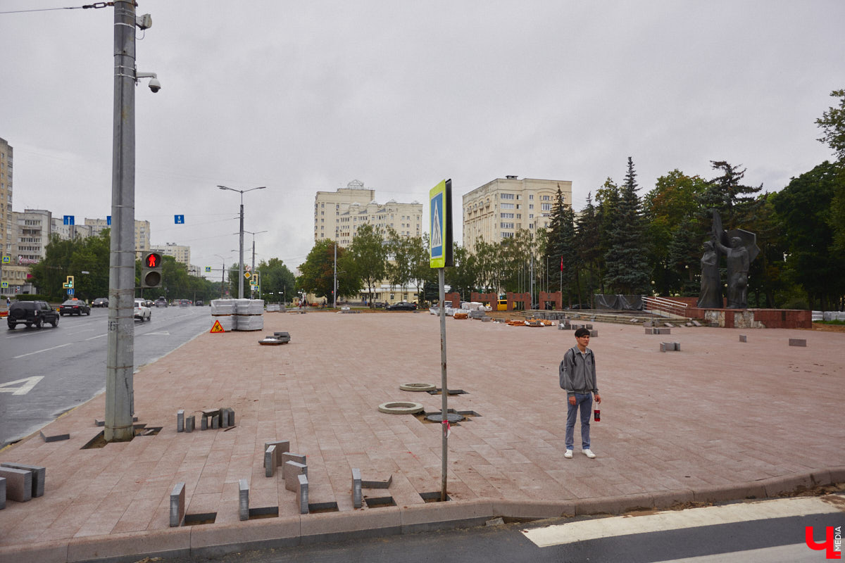 Мы уже рассказывали вам о том, что Владимиро-Суздальский музей-заповедник запустил новый экскурсионный маршрут. Теперь увидеть город и узнать о его достопримечательностях можно прямо из окна ретротроллейбуса. Наше издание протестировало формат одним из первых.