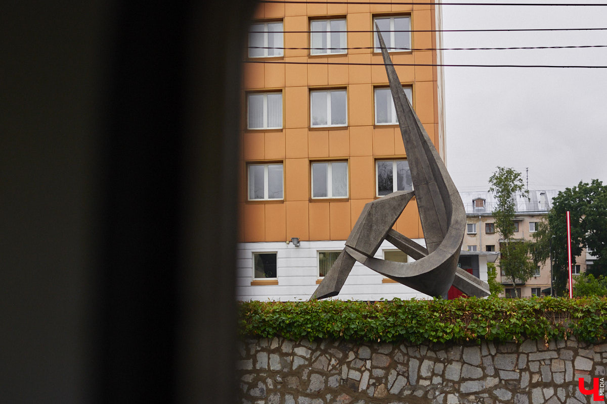 Мы уже рассказывали вам о том, что Владимиро-Суздальский музей-заповедник запустил новый экскурсионный маршрут. Теперь увидеть город и узнать о его достопримечательностях можно прямо из окна ретротроллейбуса. Наше издание протестировало формат одним из первых.