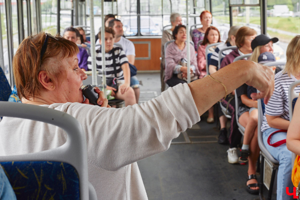 Мы уже рассказывали вам о том, что Владимиро-Суздальский музей-заповедник запустил новый экскурсионный маршрут. Теперь увидеть город и узнать о его достопримечательностях можно прямо из окна ретротроллейбуса. Наше издание протестировало формат одним из первых.