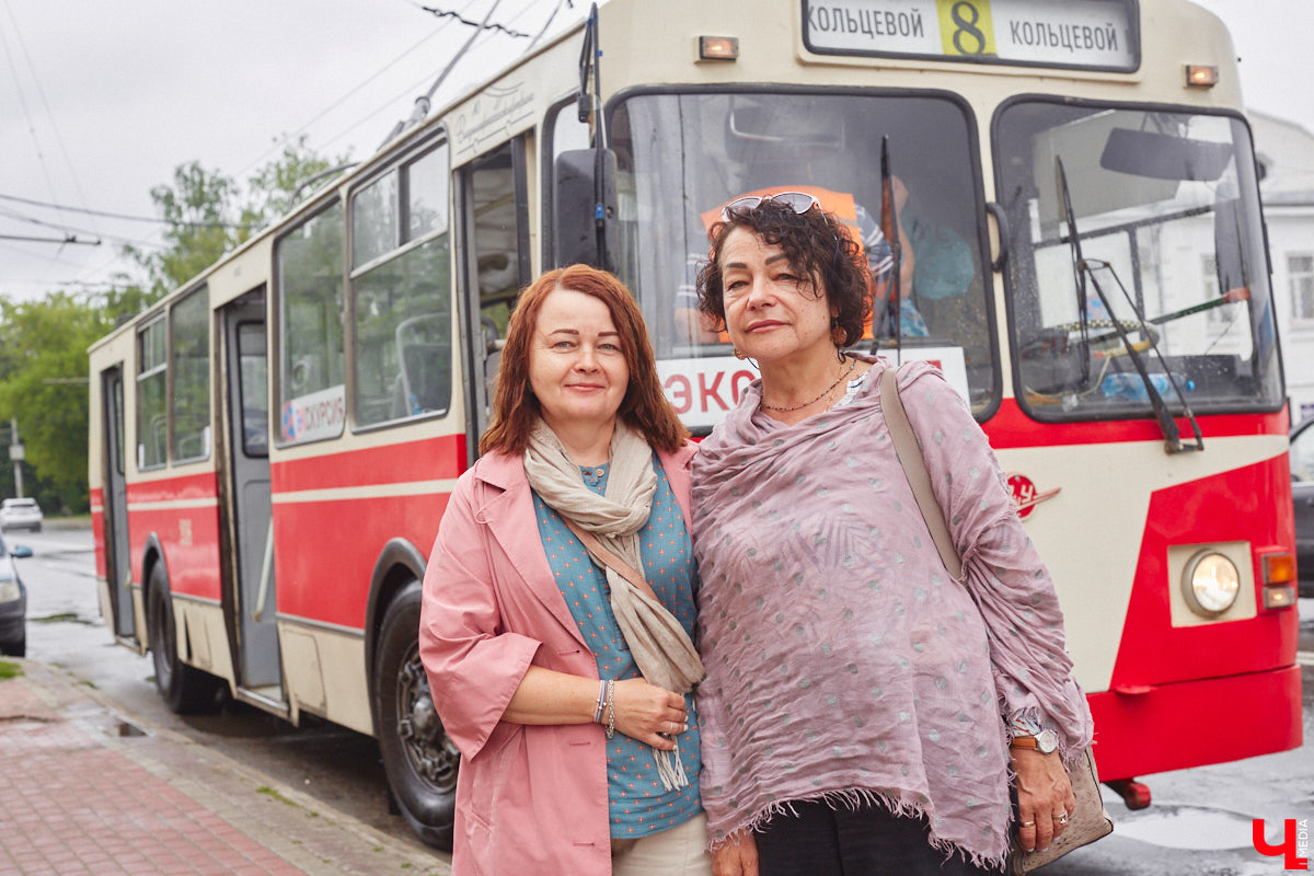 Мы уже рассказывали вам о том, что Владимиро-Суздальский музей-заповедник запустил новый экскурсионный маршрут. Теперь увидеть город и узнать о его достопримечательностях можно прямо из окна ретротроллейбуса. Наше издание протестировало формат одним из первых.