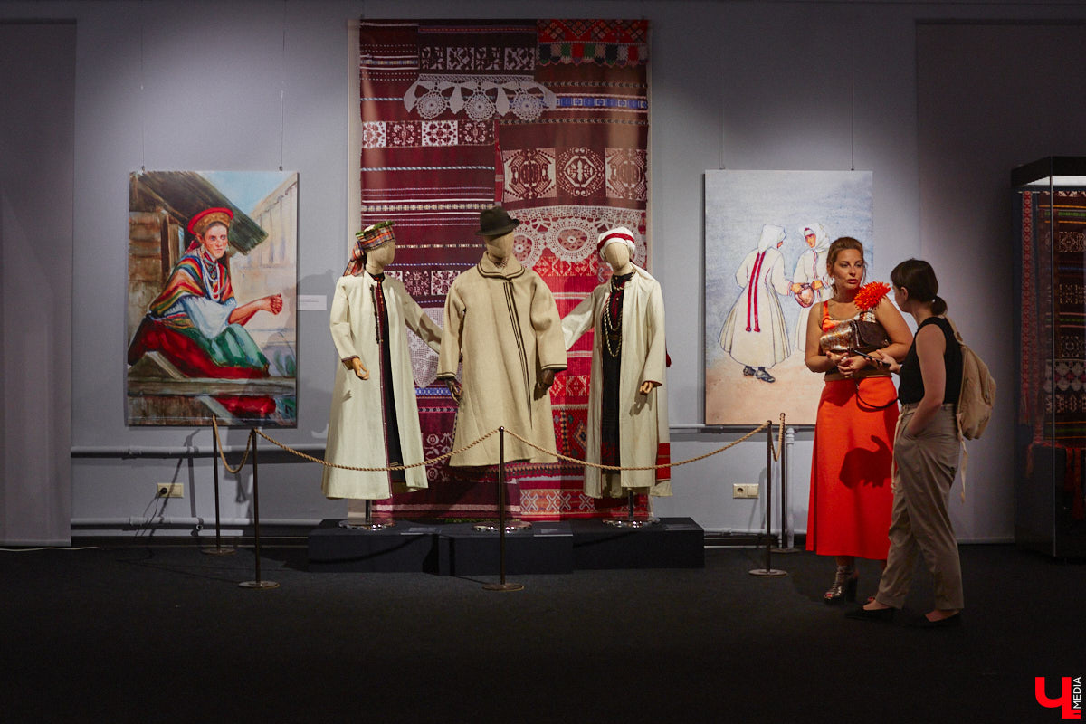 Мода циклична, и порой возвращения бывают очень неожиданными. Речь не о джинсах клеш, а о еще более древних предметах с историей. В вещах, насчитывающих сотню лет, наблюдаются актуальные нынче тренды. А потому вместе с владимирским стилистом Александрой Креар мы сравнили старинные украшения с современными.