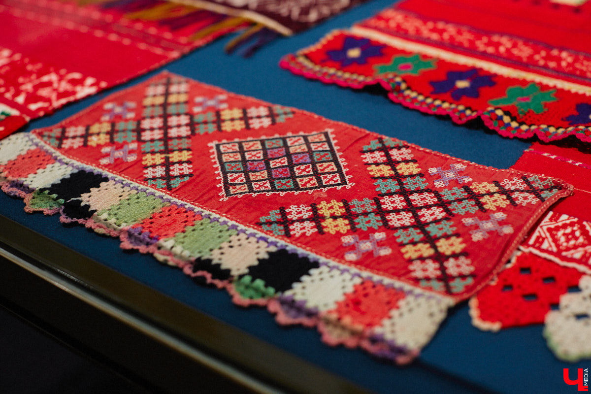 Мода циклична, и порой возвращения бывают очень неожиданными. Речь не о джинсах клеш, а о еще более древних предметах с историей. В вещах, насчитывающих сотню лет, наблюдаются актуальные нынче тренды. А потому вместе с владимирским стилистом Александрой Креар мы сравнили старинные украшения с современными.