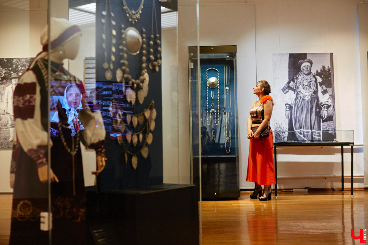 Мода циклична, и порой возвращения бывают очень неожиданными. Речь не о джинсах клеш, а о еще более древних предметах с историей. В вещах, насчитывающих сотню лет, наблюдаются актуальные нынче тренды. А потому вместе с владимирским стилистом Александрой Креар мы сравнили старинные украшения с современными.