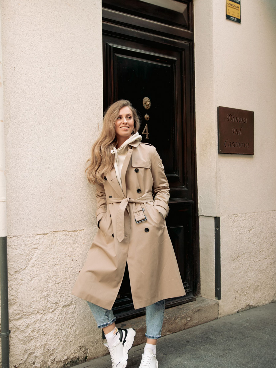 Полгода назад Алена Маркелова переехала вместе с супругом в солнечную Испанию. Достаточный срок, чтобы разобраться с нюансами жизни в этой стране, ее национальными традициями и бытом. Нашему изданию владимирская ведущая рассказала обо всем подробно.