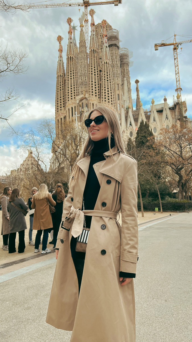 Полгода назад Алена Маркелова переехала вместе с супругом в солнечную Испанию. Достаточный срок, чтобы разобраться с нюансами жизни в этой стране, ее национальными традициями и бытом. Нашему изданию владимирская ведущая рассказала обо всем подробно.