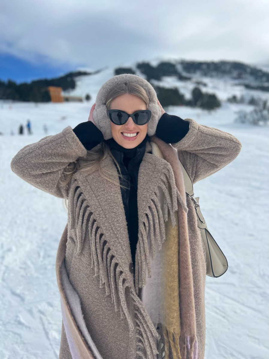 Полгода назад Алена Маркелова переехала вместе с супругом в солнечную Испанию. Достаточный срок, чтобы разобраться с нюансами жизни в этой стране, ее национальными традициями и бытом. Нашему изданию владимирская ведущая рассказала обо всем подробно.