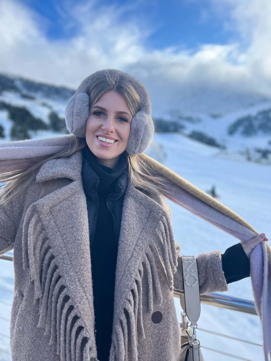 Полгода назад Алена Маркелова переехала вместе с супругом в солнечную Испанию. Достаточный срок, чтобы разобраться с нюансами жизни в этой стране, ее национальными традициями и бытом. Нашему изданию владимирская ведущая рассказала обо всем подробно.