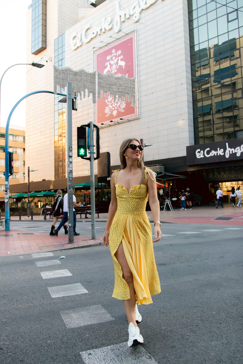 Полгода назад Алена Маркелова переехала вместе с супругом в солнечную Испанию. Достаточный срок, чтобы разобраться с нюансами жизни в этой стране, ее национальными традициями и бытом. Нашему изданию владимирская ведущая рассказала обо всем подробно.