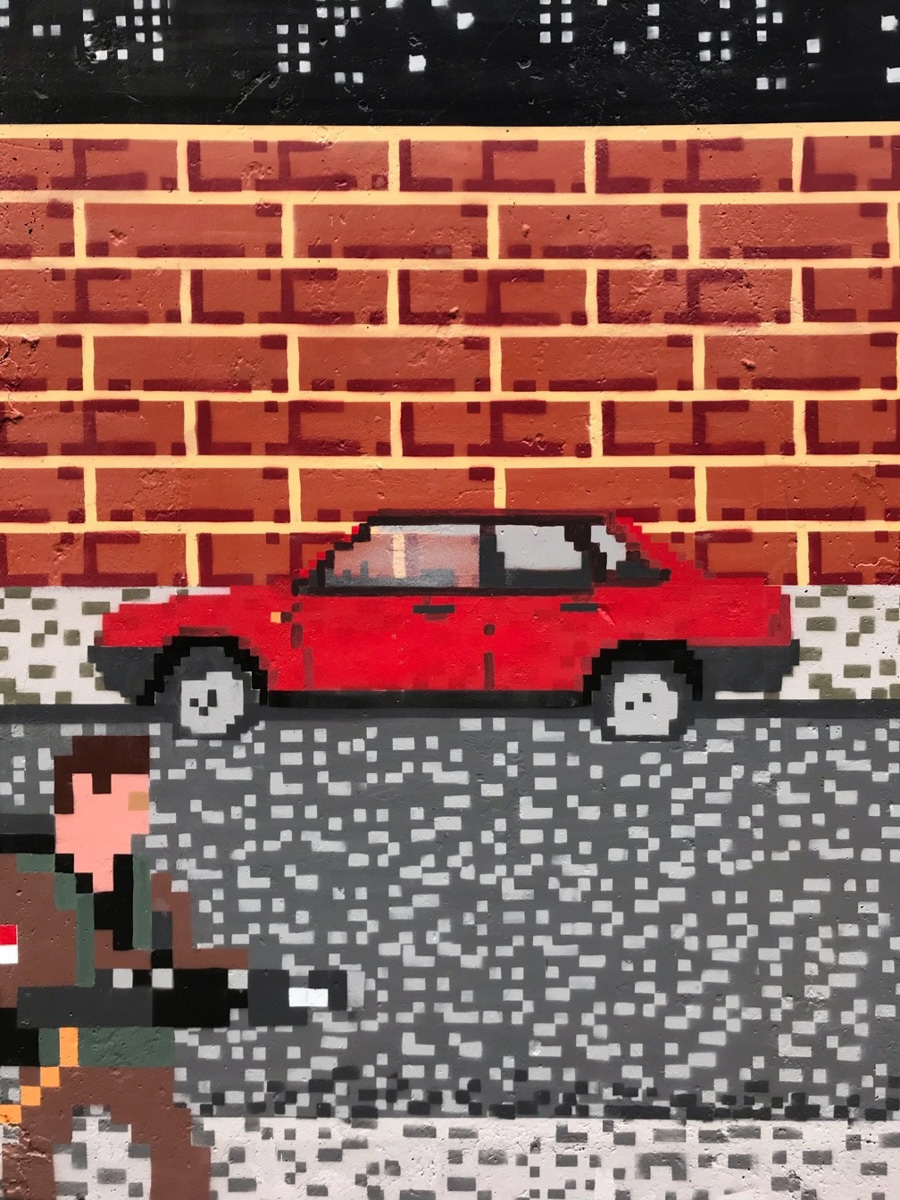 В своем новом творении, созданном по мотивам фильма «Охотники за привидениями», владимирский уличный художник Мишкин изобразил себя и всех своих коллег, которые частенько рискуют быть пойманными теми, кто не в восторге от их работ, в виде призрака из фильма. Подробности в нашей статье!