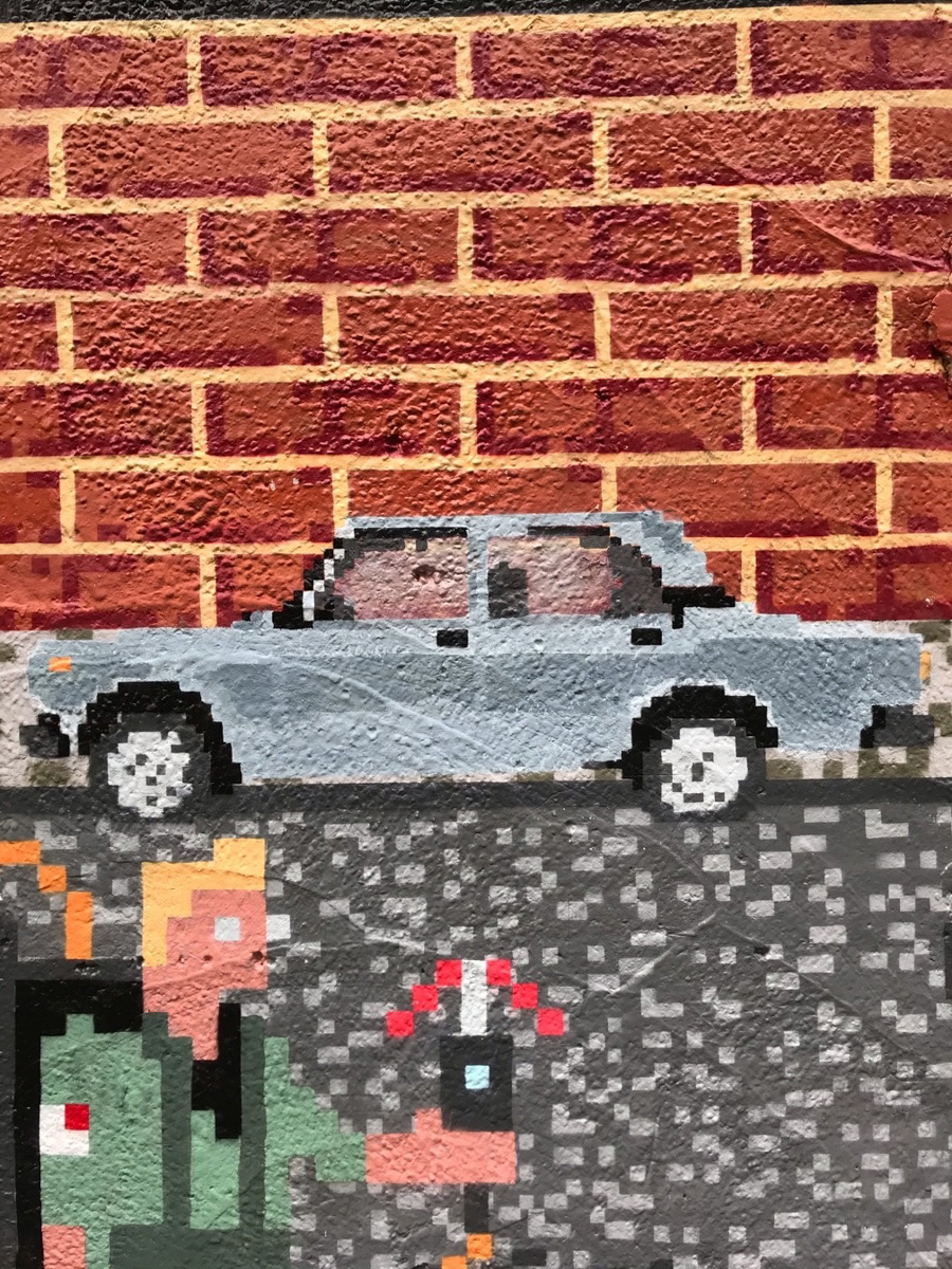 В своем новом творении, созданном по мотивам фильма «Охотники за привидениями», владимирский уличный художник Мишкин изобразил себя и всех своих коллег, которые частенько рискуют быть пойманными теми, кто не в восторге от их работ, в виде призрака из фильма. Подробности в нашей статье!