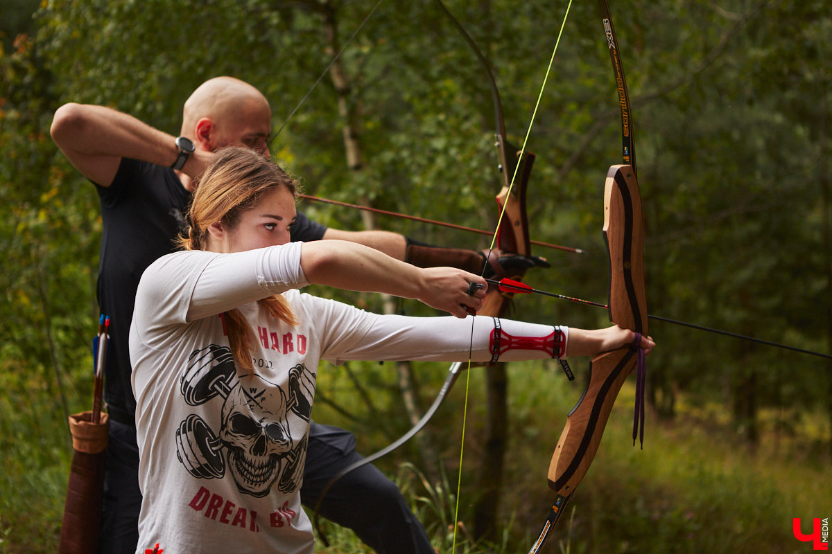 Владимирцы занимаются необычной охотой с     приставкой «эко». Вместо настоящих кабанов и     сусликов они целятся в     мишени     — объемные фигуры диких зверей. И     не     ради забавы. 3D-стрельба из     лука     — официальный вид спорта, который набирает популярность в     том числе среди жителей нашего города. «Ключ-Медиа» побывал на     тренировке и     увидел все своими глазами.