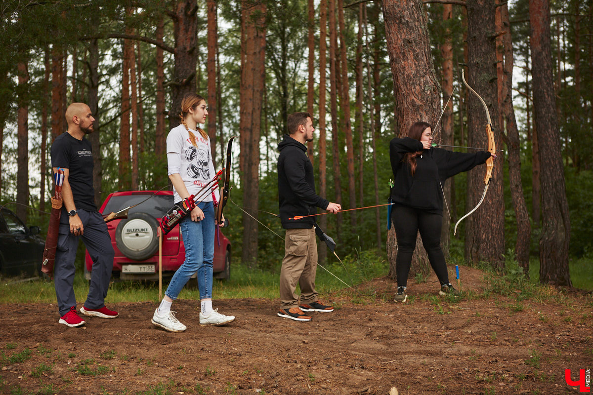 Владимирцы занимаются необычной охотой с     приставкой «эко». Вместо настоящих кабанов и     сусликов они целятся в     мишени     — объемные фигуры диких зверей. И     не     ради забавы. 3D-стрельба из     лука     — официальный вид спорта, который набирает популярность в     том числе среди жителей нашего города. «Ключ-Медиа» побывал на     тренировке и     увидел все своими глазами.