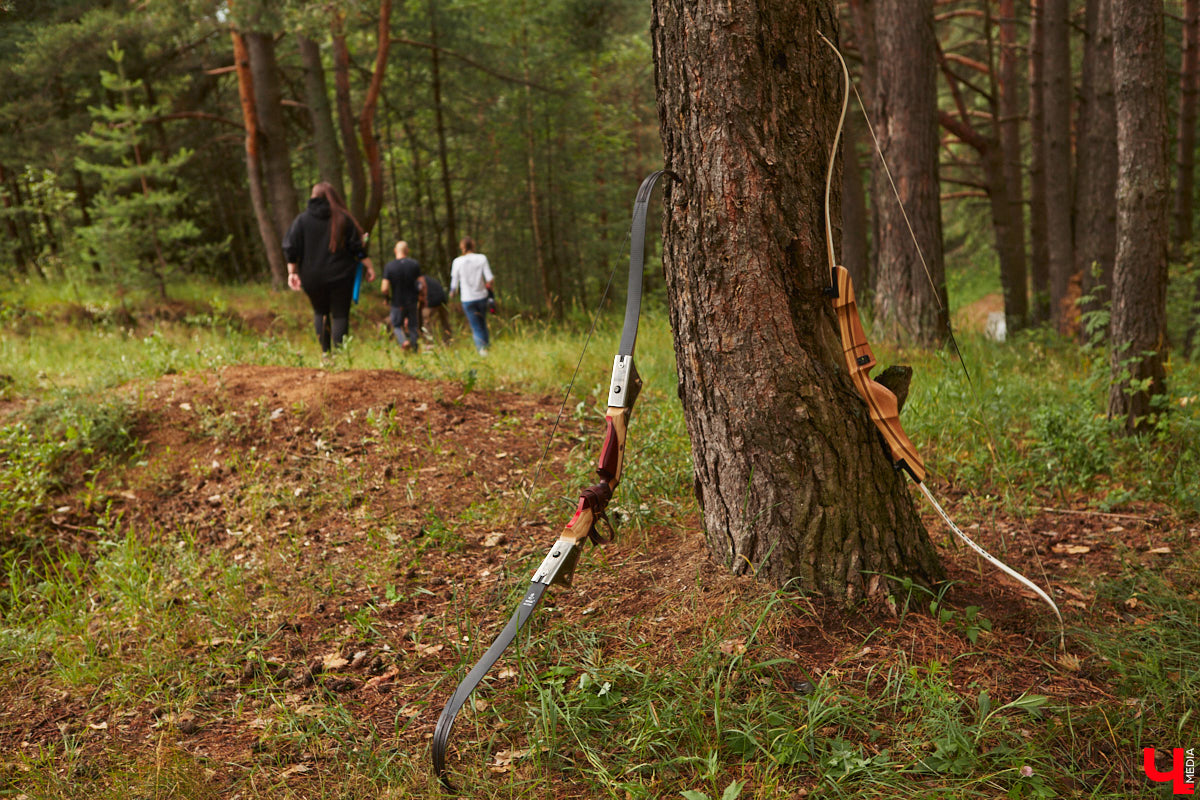 Владимирцы занимаются необычной охотой с     приставкой «эко». Вместо настоящих кабанов и     сусликов они целятся в     мишени     — объемные фигуры диких зверей. И     не     ради забавы. 3D-стрельба из     лука     — официальный вид спорта, который набирает популярность в     том числе среди жителей нашего города. «Ключ-Медиа» побывал на     тренировке и     увидел все своими глазами.