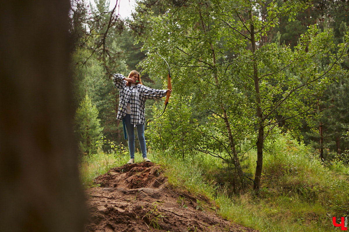 Владимирцы занимаются необычной охотой с     приставкой «эко». Вместо настоящих кабанов и     сусликов они целятся в     мишени     — объемные фигуры диких зверей. И     не     ради забавы. 3D-стрельба из     лука     — официальный вид спорта, который набирает популярность в     том числе среди жителей нашего города. «Ключ-Медиа» побывал на     тренировке и     увидел все своими глазами.
