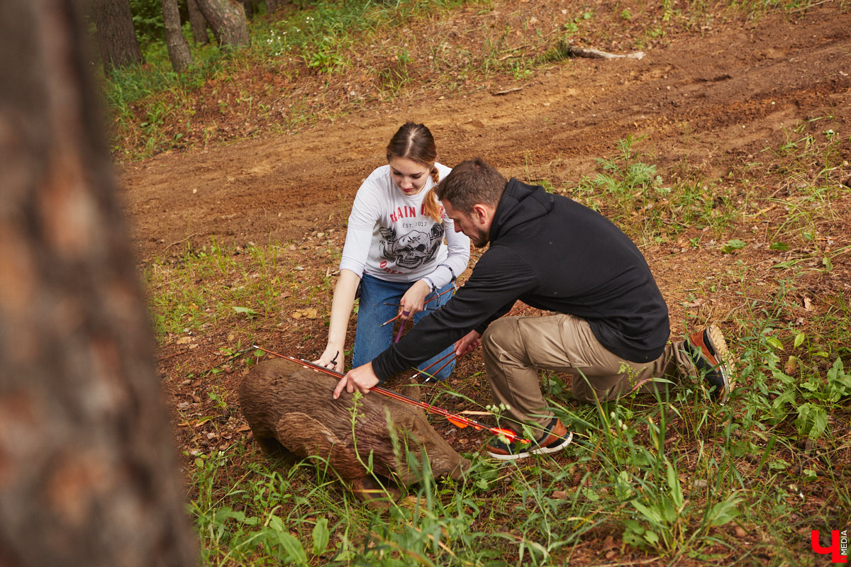 Владимирцы занимаются необычной охотой с     приставкой «эко». Вместо настоящих кабанов и     сусликов они целятся в     мишени     — объемные фигуры диких зверей. И     не     ради забавы. 3D-стрельба из     лука     — официальный вид спорта, который набирает популярность в     том числе среди жителей нашего города. «Ключ-Медиа» побывал на     тренировке и     увидел все своими глазами.