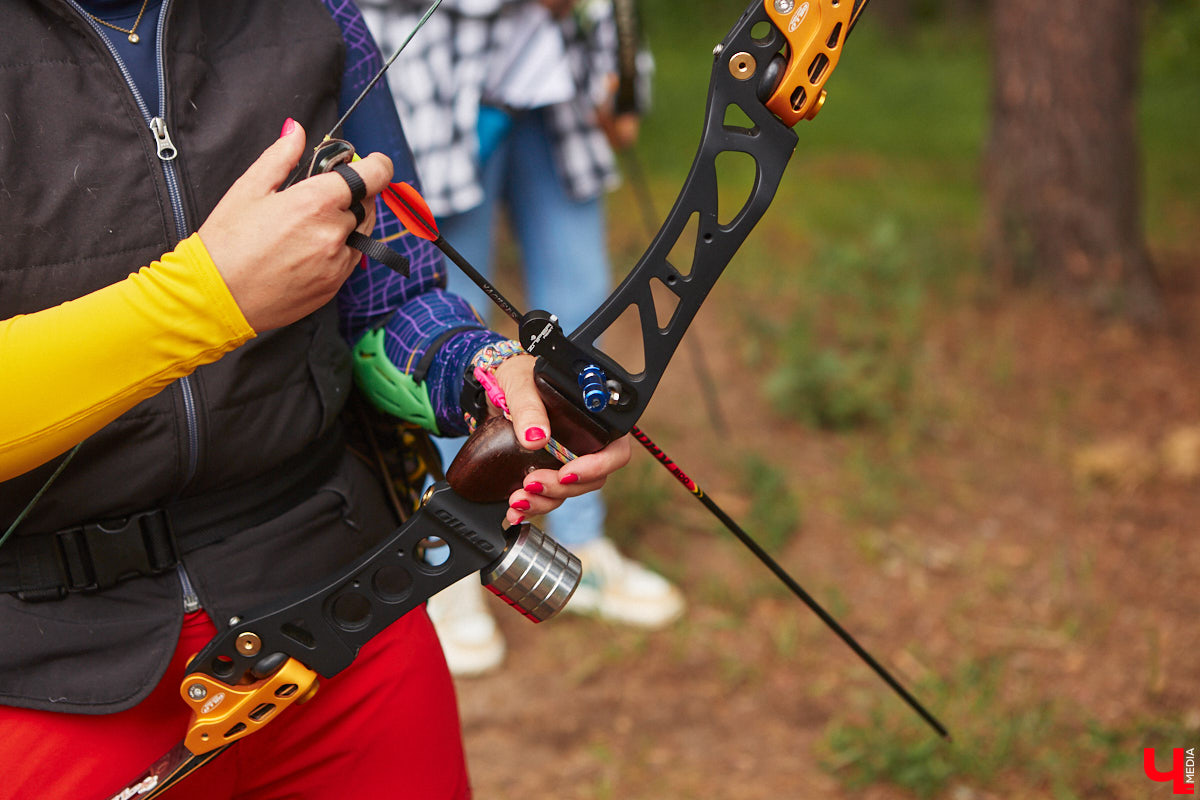 Владимирцы занимаются необычной охотой с     приставкой «эко». Вместо настоящих кабанов и     сусликов они целятся в     мишени     — объемные фигуры диких зверей. И     не     ради забавы. 3D-стрельба из     лука     — официальный вид спорта, который набирает популярность в     том числе среди жителей нашего города. «Ключ-Медиа» побывал на     тренировке и     увидел все своими глазами.
