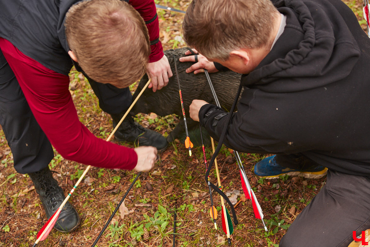Владимирцы занимаются необычной охотой с     приставкой «эко». Вместо настоящих кабанов и     сусликов они целятся в     мишени     — объемные фигуры диких зверей. И     не     ради забавы. 3D-стрельба из     лука     — официальный вид спорта, который набирает популярность в     том числе среди жителей нашего города. «Ключ-Медиа» побывал на     тренировке и     увидел все своими глазами.