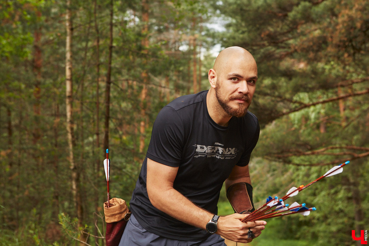 Владимирцы занимаются необычной охотой с     приставкой «эко». Вместо настоящих кабанов и     сусликов они целятся в     мишени     — объемные фигуры диких зверей. И     не     ради забавы. 3D-стрельба из     лука     — официальный вид спорта, который набирает популярность в     том числе среди жителей нашего города. «Ключ-Медиа» побывал на     тренировке и     увидел все своими глазами.