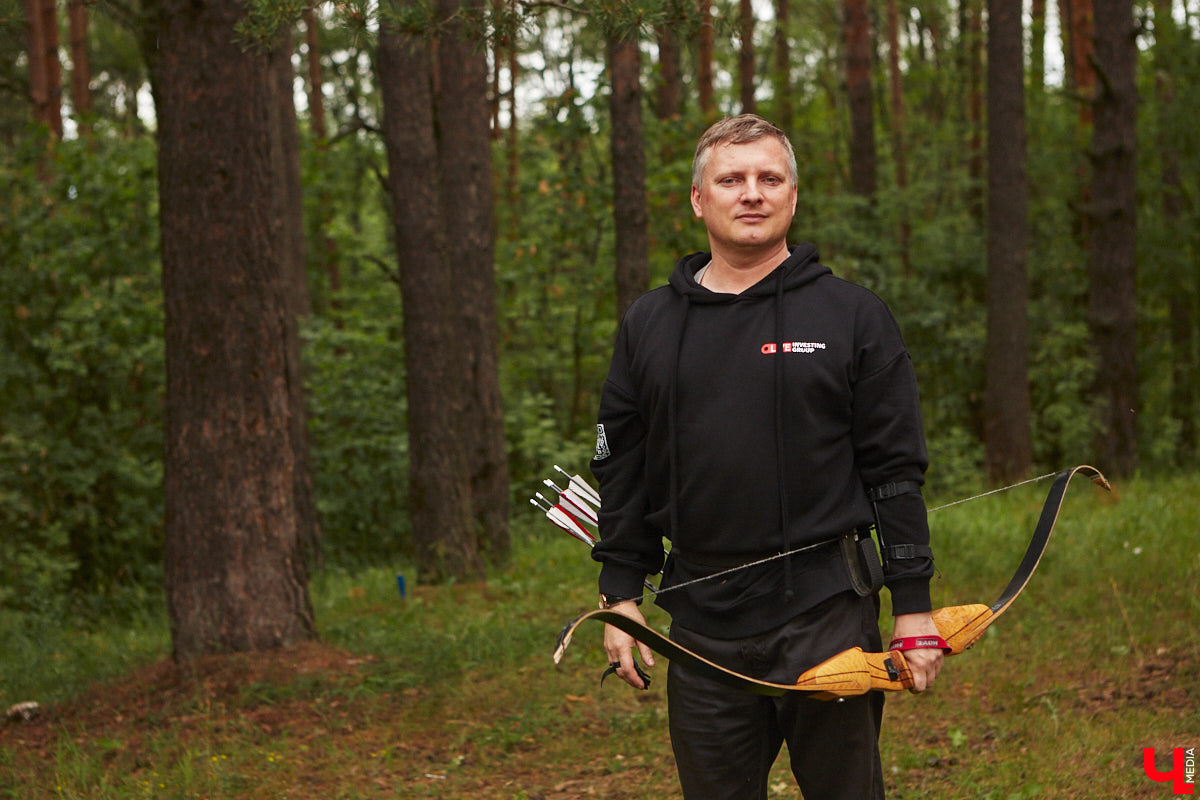 Владимирцы занимаются необычной охотой с     приставкой «эко». Вместо настоящих кабанов и     сусликов они целятся в     мишени     — объемные фигуры диких зверей. И     не     ради забавы. 3D-стрельба из     лука     — официальный вид спорта, который набирает популярность в     том числе среди жителей нашего города. «Ключ-Медиа» побывал на     тренировке и     увидел все своими глазами.