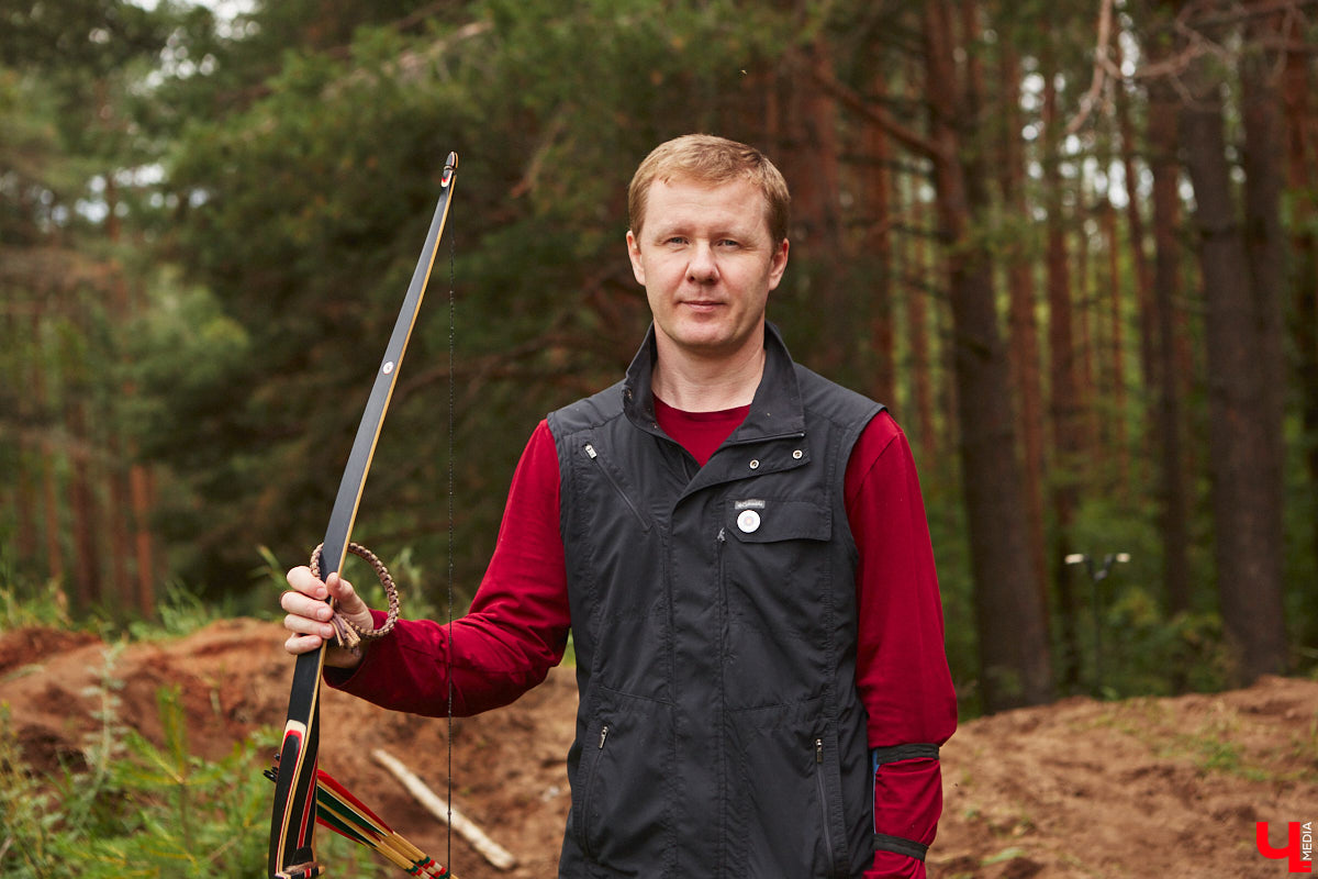 Владимирцы занимаются необычной охотой с     приставкой «эко». Вместо настоящих кабанов и     сусликов они целятся в     мишени     — объемные фигуры диких зверей. И     не     ради забавы. 3D-стрельба из     лука     — официальный вид спорта, который набирает популярность в     том числе среди жителей нашего города. «Ключ-Медиа» побывал на     тренировке и     увидел все своими глазами.