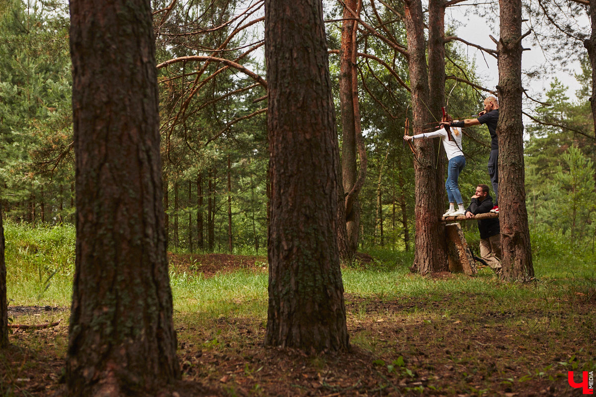 Владимирцы занимаются необычной охотой с     приставкой «эко». Вместо настоящих кабанов и     сусликов они целятся в     мишени     — объемные фигуры диких зверей. И     не     ради забавы. 3D-стрельба из     лука     — официальный вид спорта, который набирает популярность в     том числе среди жителей нашего города. «Ключ-Медиа» побывал на     тренировке и     увидел все своими глазами.