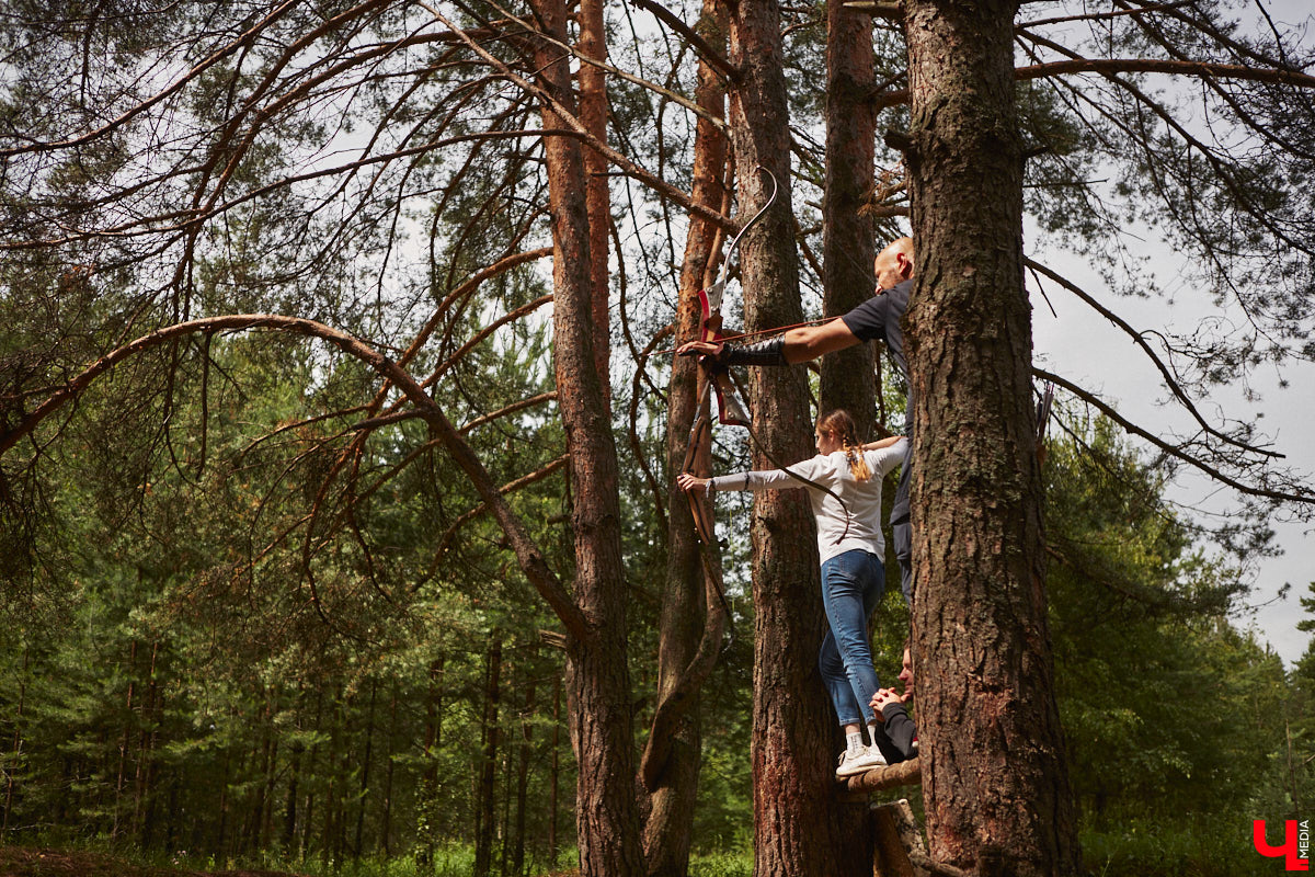 Владимирцы занимаются необычной охотой с     приставкой «эко». Вместо настоящих кабанов и     сусликов они целятся в     мишени     — объемные фигуры диких зверей. И     не     ради забавы. 3D-стрельба из     лука     — официальный вид спорта, который набирает популярность в     том числе среди жителей нашего города. «Ключ-Медиа» побывал на     тренировке и     увидел все своими глазами.