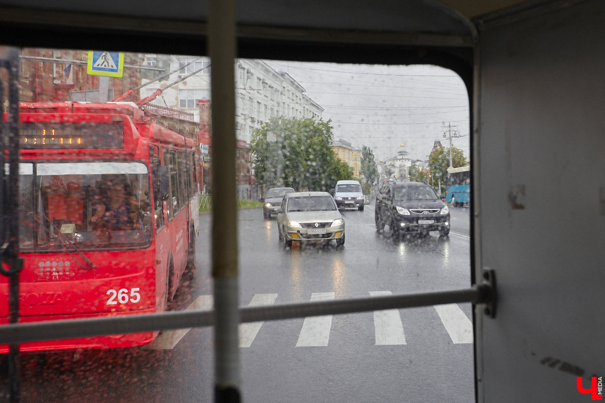 Вы уже готовы вытащить бубен и начать призывать солнце танцем и песней «Лето, где ты»? Возможно, только это и может нас спасти, ведь прогноз погоды на текущую неделю неутешителен. Ни тополиного пуха, ни жары, как в известном хите 90-х, ждать не стоит. Как вам, например, 17 градусов днем?