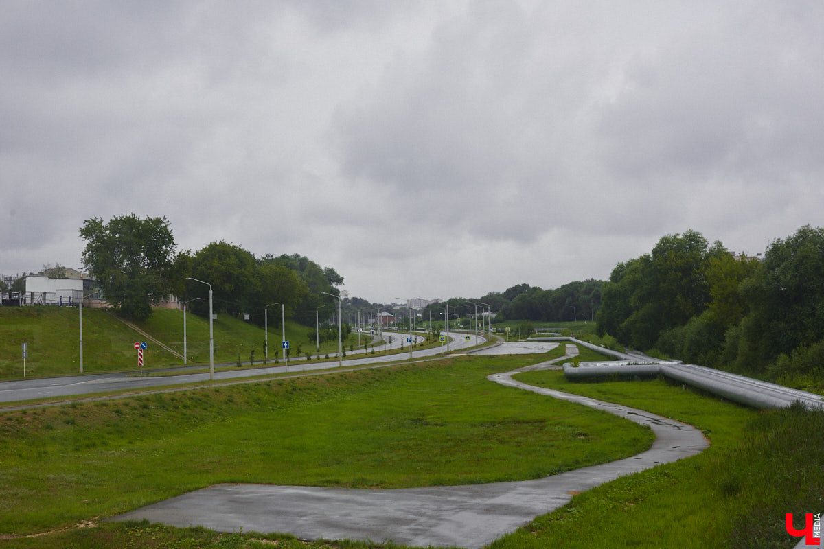 Вы уже готовы вытащить бубен и начать призывать солнце танцем и песней «Лето, где ты»? Возможно, только это и может нас спасти, ведь прогноз погоды на текущую неделю неутешителен. Ни тополиного пуха, ни жары, как в известном хите 90-х, ждать не стоит. Как вам, например, 17 градусов днем?