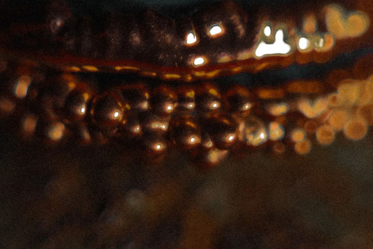 «Столько силы в этих храмах с белокаменной резьбой. Вдохновляют». Художник из Мурома Семен Старов создает серию украшений, посвященную белокаменным храмам Владимиро-Суздальской земли. Уже готовы первые экземпляры: кольцо с всадником и серьги с танцующими птицами. Серебро, басманные медные вставки и даже монета Ивана Грозного — больше красоты в материале «Ключ-Медиа».