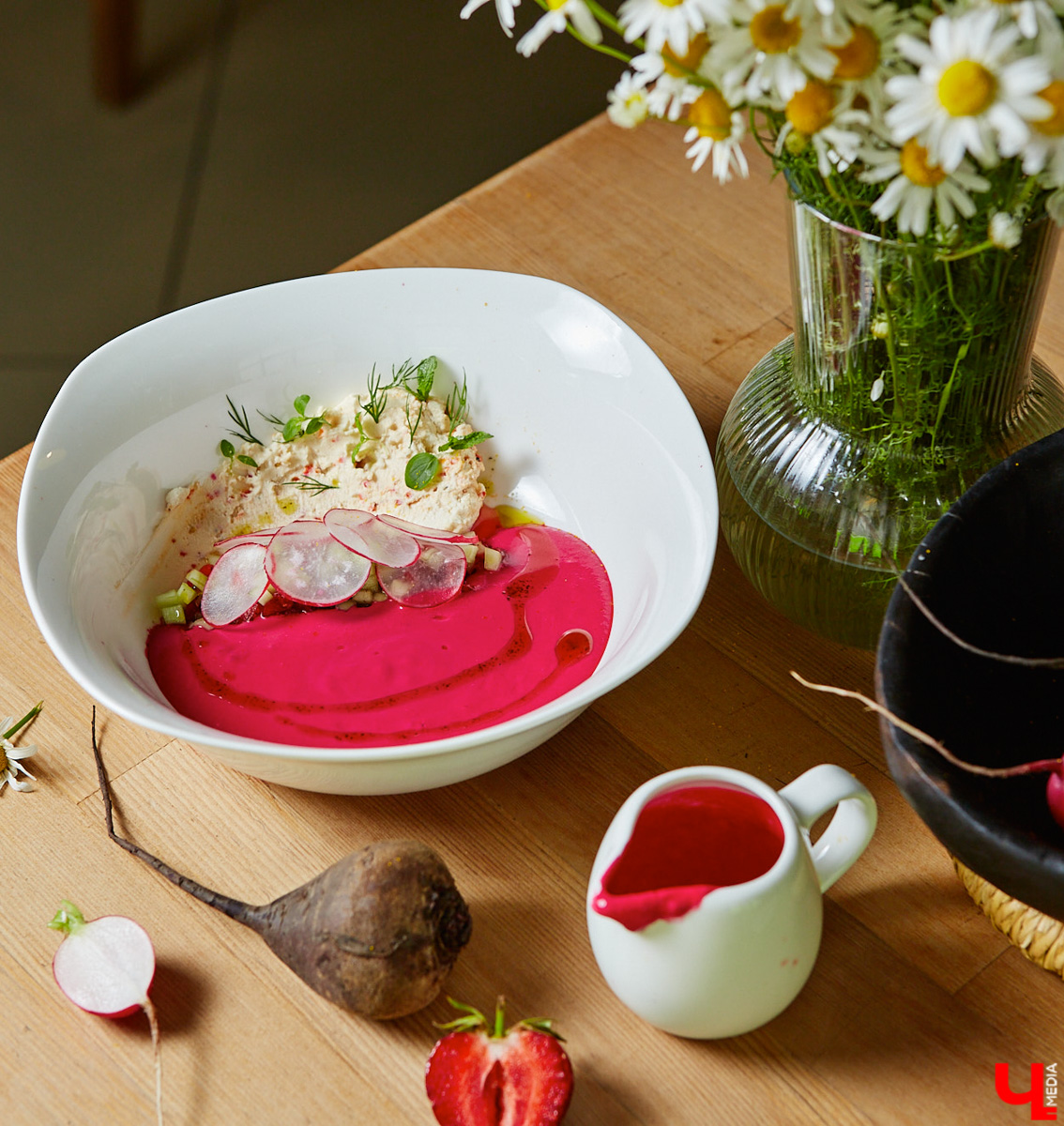 Владимирский реставратор, как опытный ресторатор, исследовала влияние цвета ингредиентов на вкус приготовленной еды и выяснила, какое блюдо можно назвать лидером летней красочной палитры.