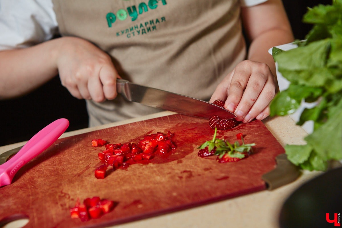 Владимирский реставратор, как опытный ресторатор, исследовала влияние цвета ингредиентов на вкус приготовленной еды и выяснила, какое блюдо можно назвать лидером летней красочной палитры.